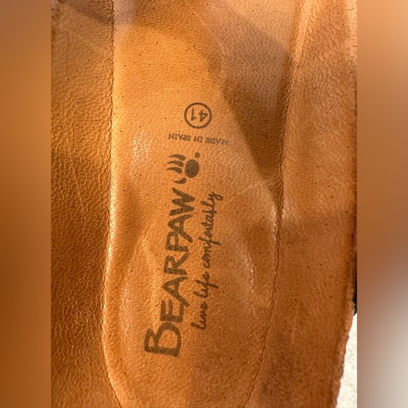 Bearpaw men’s sandal w/contour leather footbed, rubber sole, slightly cushioned. - Picture 11 of 13